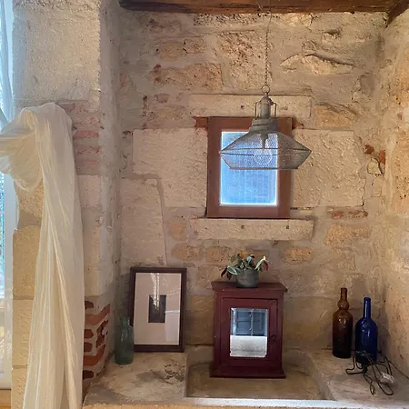 Gorgeous Old House In The Centre Of Apartment *